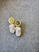 Load image into Gallery viewer, Signature Baroque Pearl Studs Round
