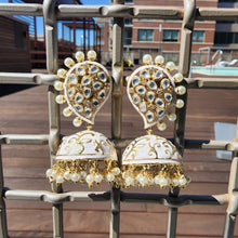 Load image into Gallery viewer, Hoor Jhumkas
