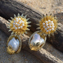 Load image into Gallery viewer, Pineapple Baroque Studs
