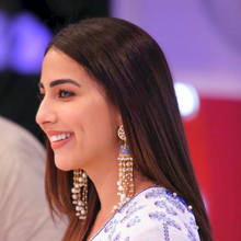 Load image into Gallery viewer, Bikhray Moti Chandelier Jhumkas
